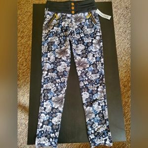 Stretchy pants/leggings, floral pattern